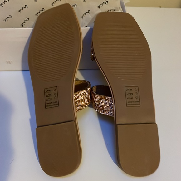 Sandals - Picture 2 of 4